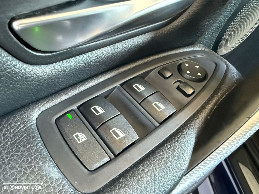 BMW 335 d Touring xDrive Pack M - 25