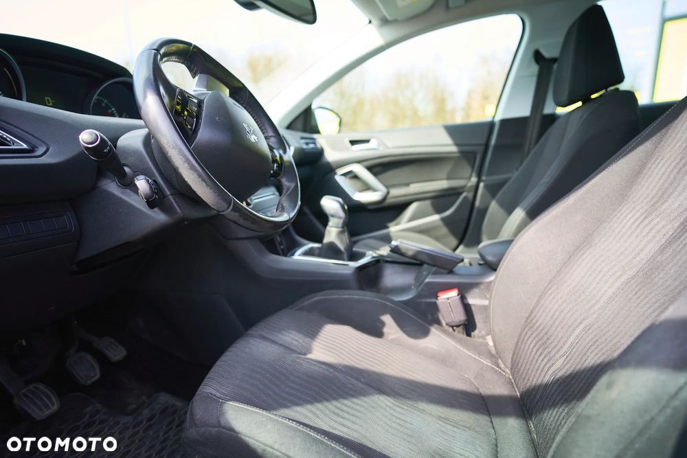 Peugeot 308 1.2 VTi/PureTech Active - 19