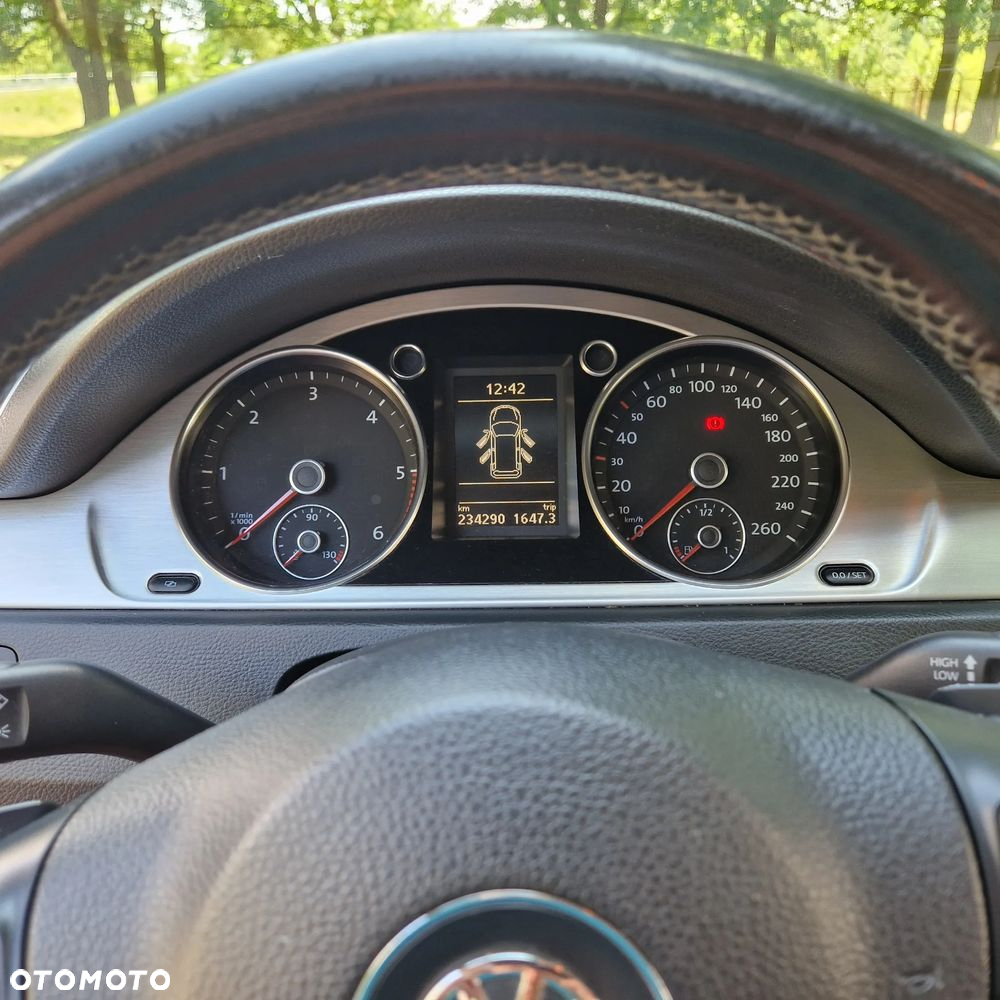 Volkswagen Passat 2.0 TDI 4Mot Highline DSG - 19