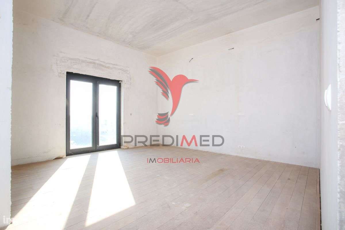 Terreno com moradia T6 no Murtal- Eiras-Coimbra - Grande imagem: 3/25