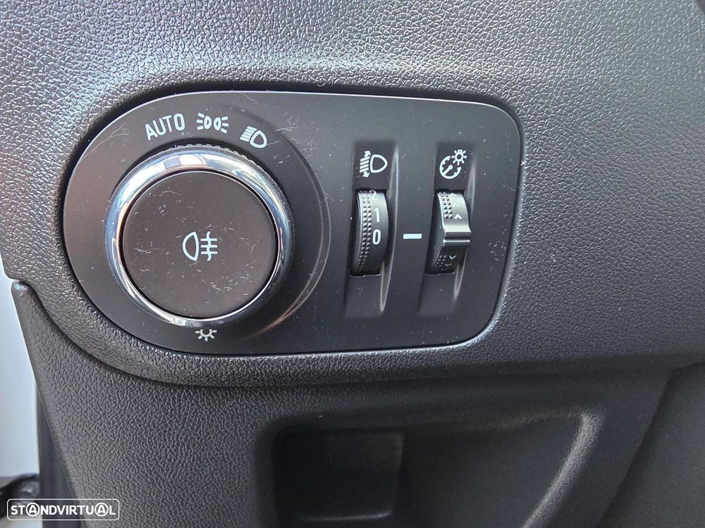 Opel Crossland X 1.2 T 120 Anos - 31