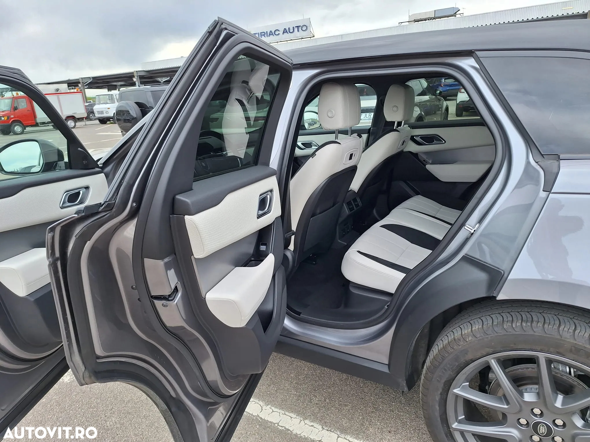 Land Rover Range Rover Velar R-Dynamic 2.0 P250 S - 4