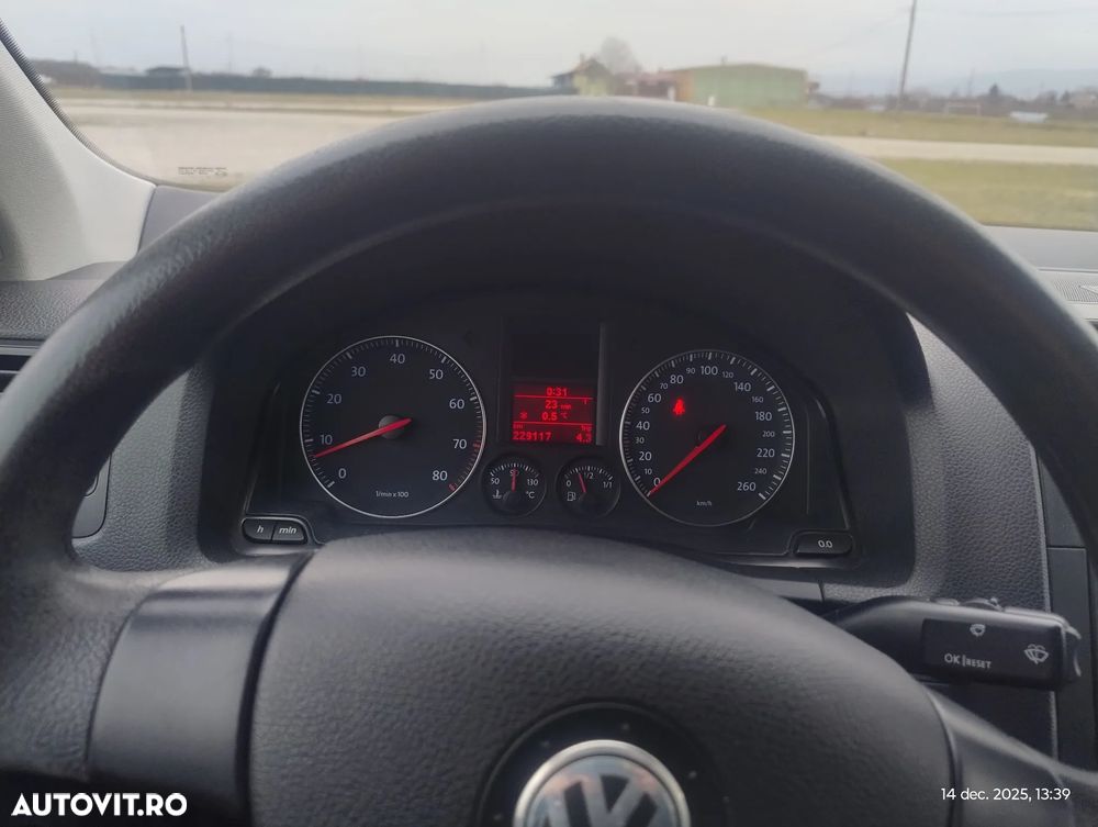 Volkswagen Jetta 1.6 Trendline - 13