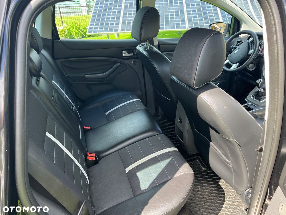 Ford Kuga 2.0 TDCi 4x4 Titanium - 9