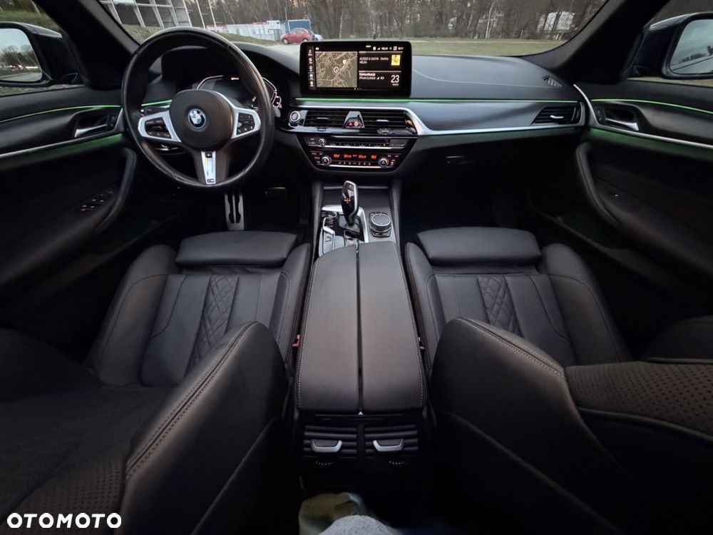BMW Seria 5 530e xDrive M Sport sport - 3