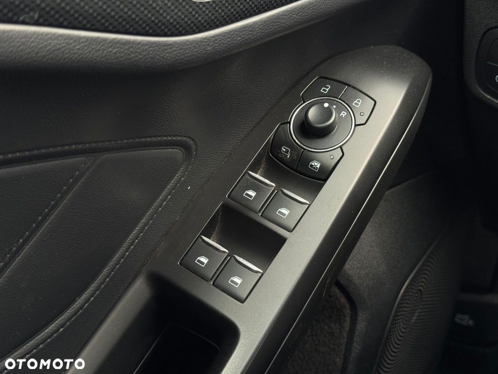 Ford Focus 1.0 EcoBoost mHEV ST-Line X - 29