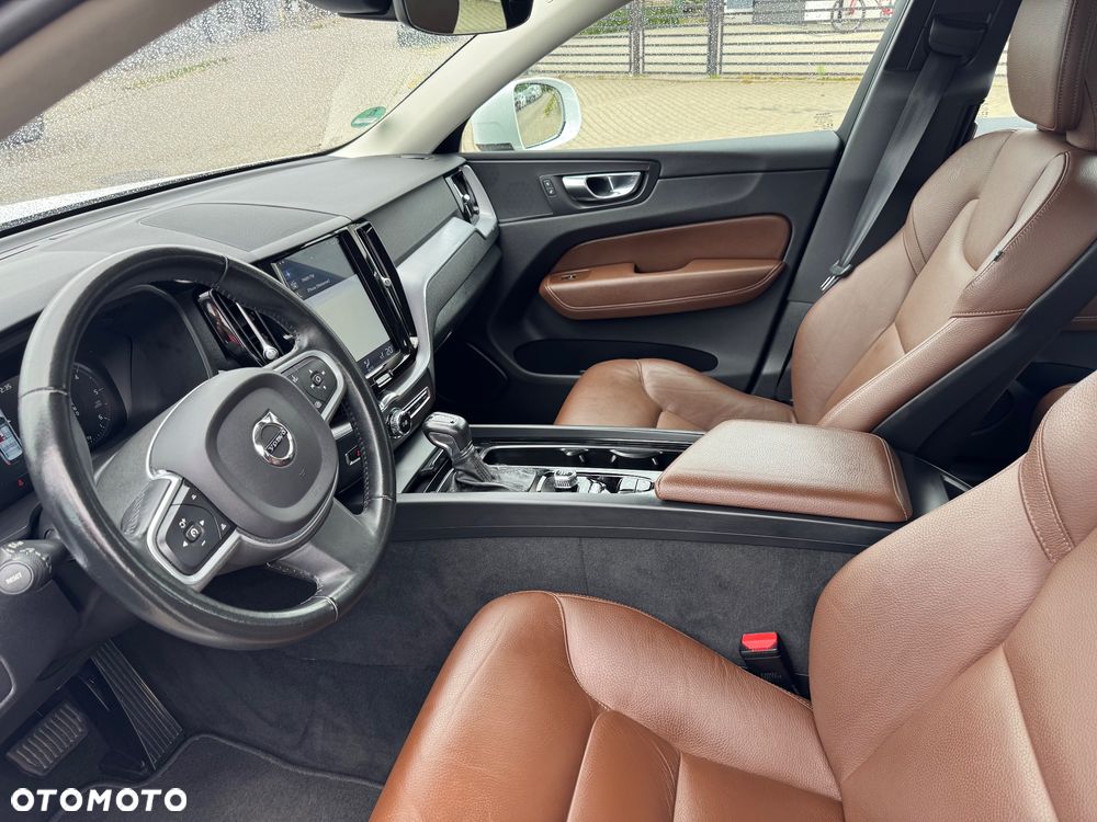 Volvo XC 60 B4 D Geartronic Momentum Pro - 15