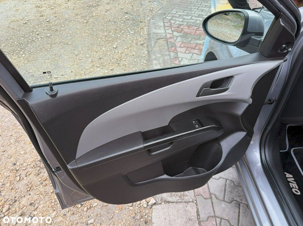 Chevrolet Aveo 1.2 LT - 15
