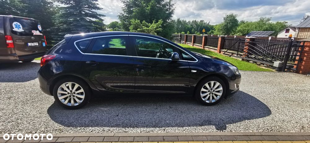 Opel Astra 1.4 Turbo Exklusiv - 4