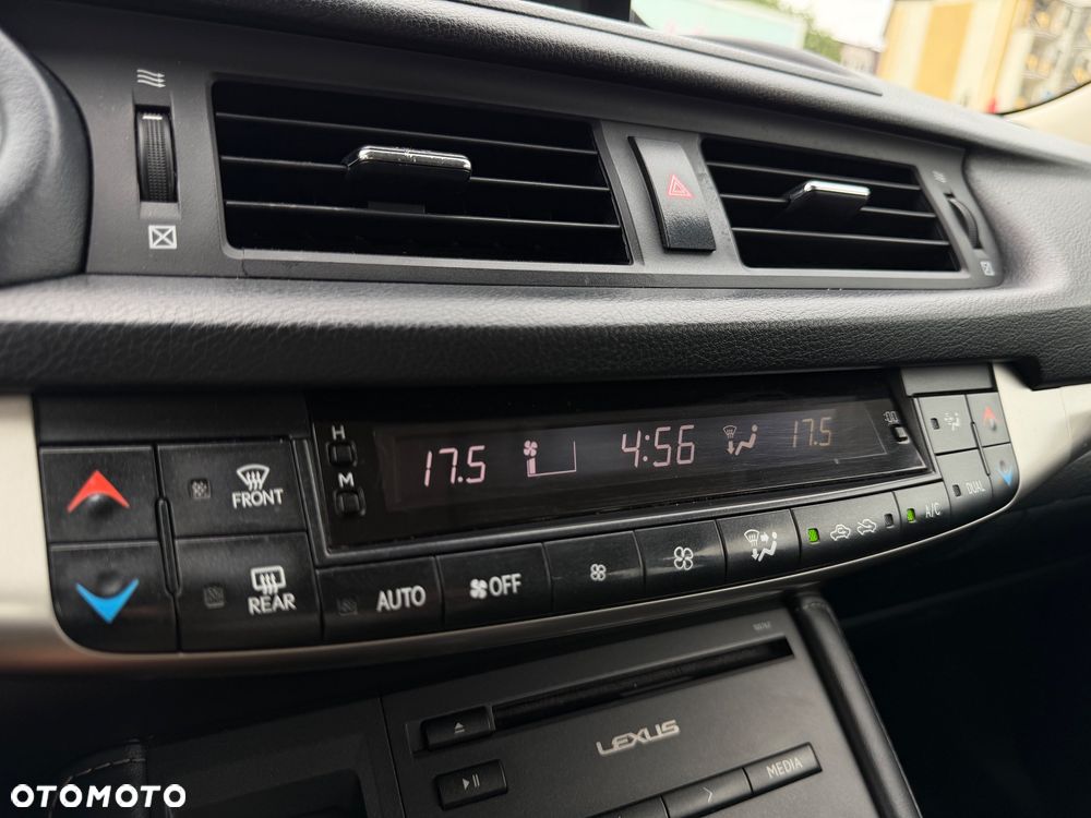 Lexus CT - 19