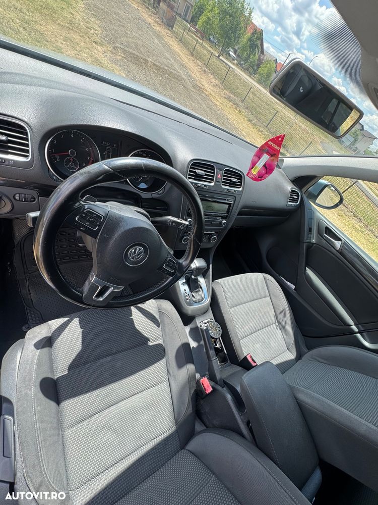 Volkswagen Golf - 6