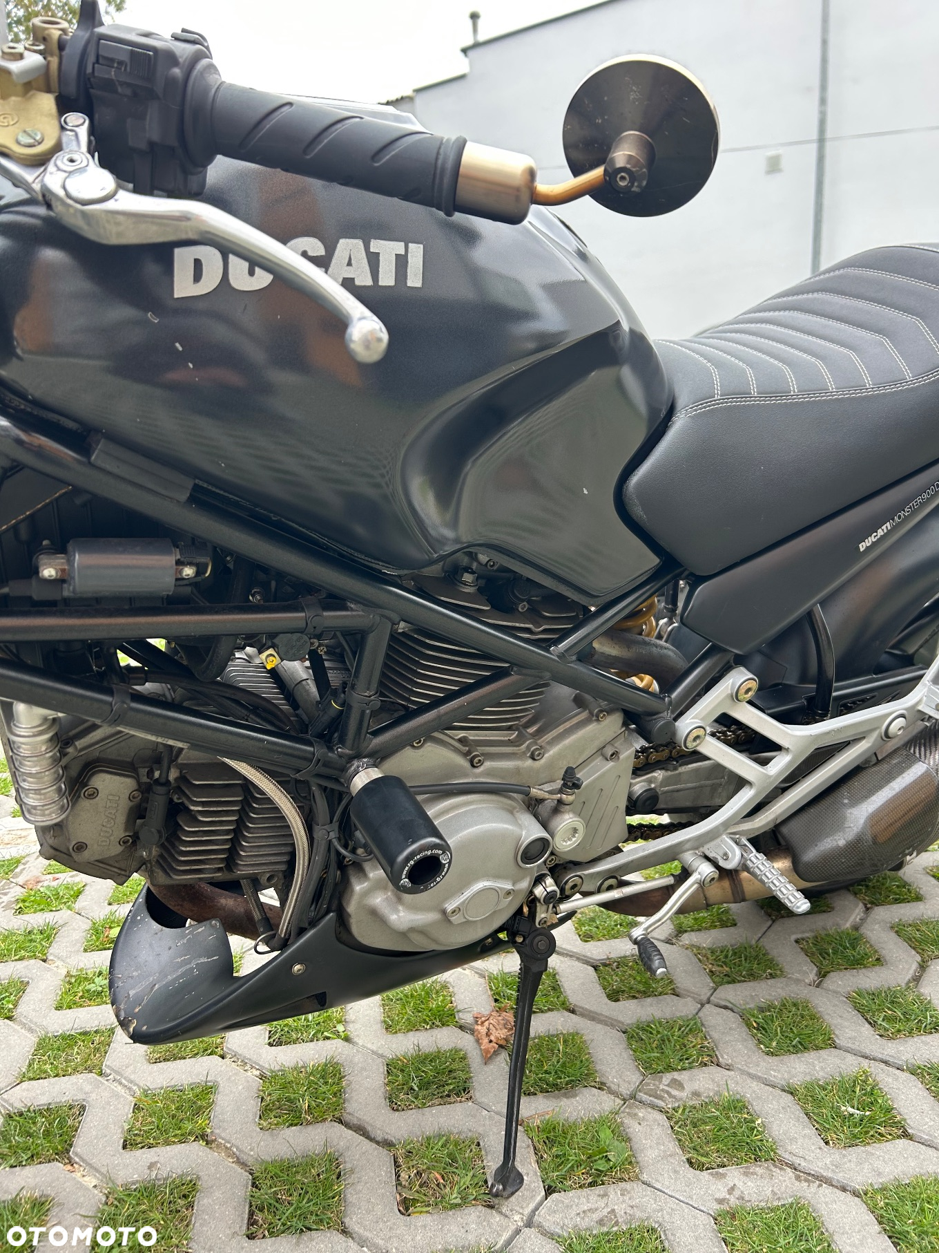 Ducati 900 - 6