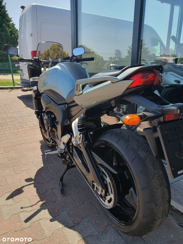 Yamaha FZ - 11