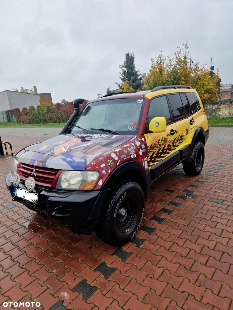 Mitsubishi Montero - 2