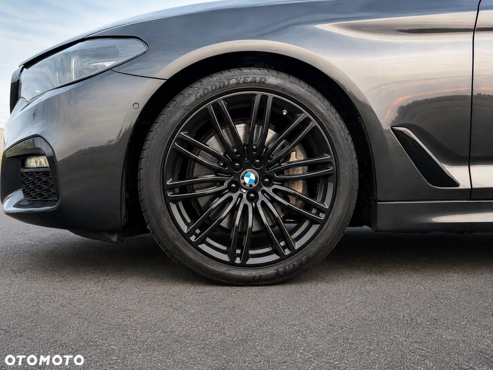 BMW Seria 5 540i M Sport sport - 17