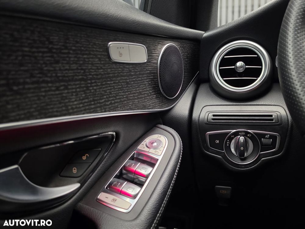 Mercedes-Benz GLC 300 e 4Matic 9G-TRONIC AMG Line Plus - 30