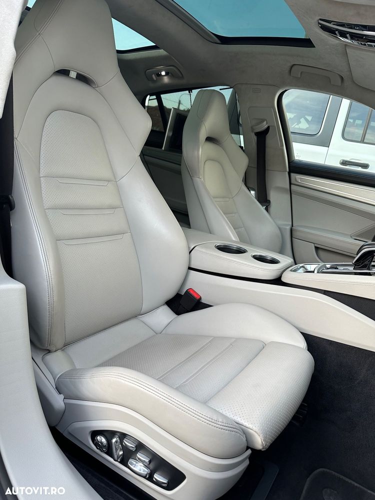 Porsche Panamera Turbo - 24