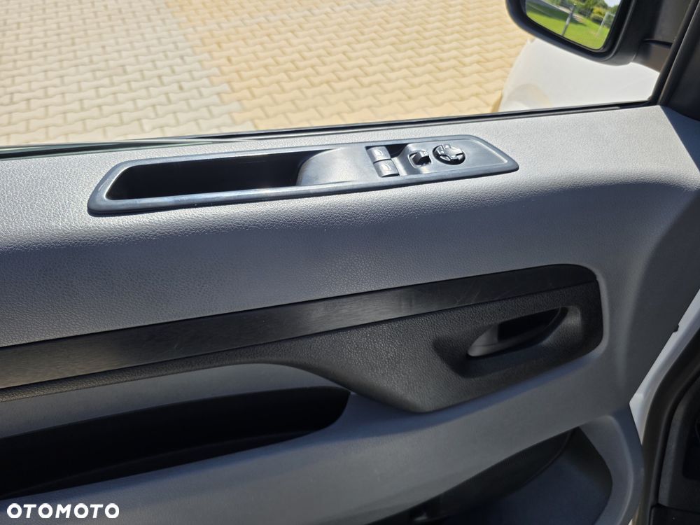 Opel Vivaro - 20