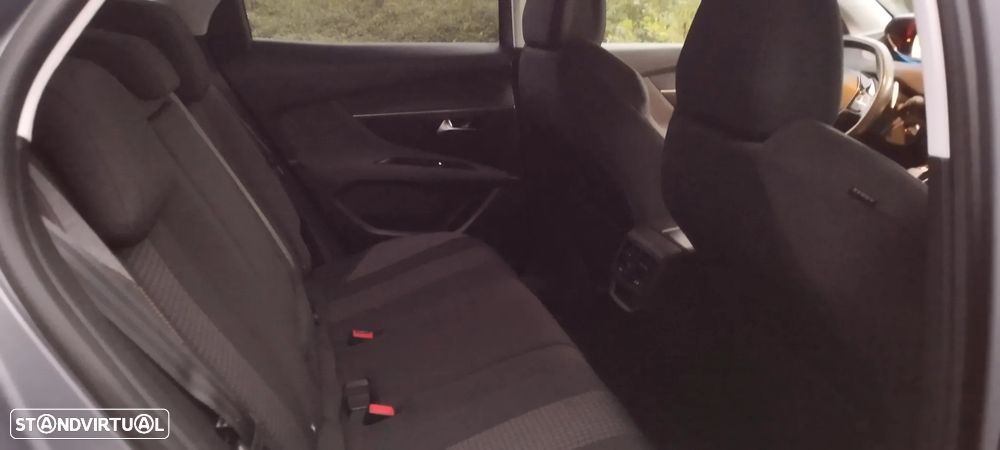 Peugeot 3008 BlueHDi 130 Stop & Start EAT8 Allure - 23