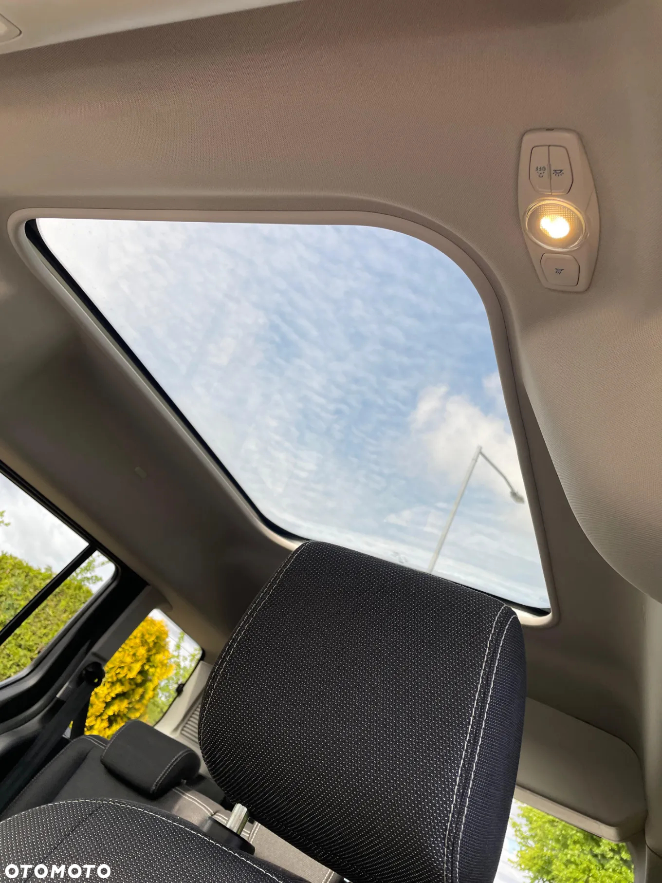 Ford Tourneo Connect - 13