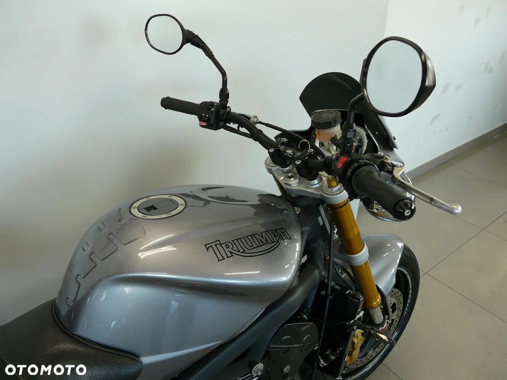 Triumph Street Triple - 10