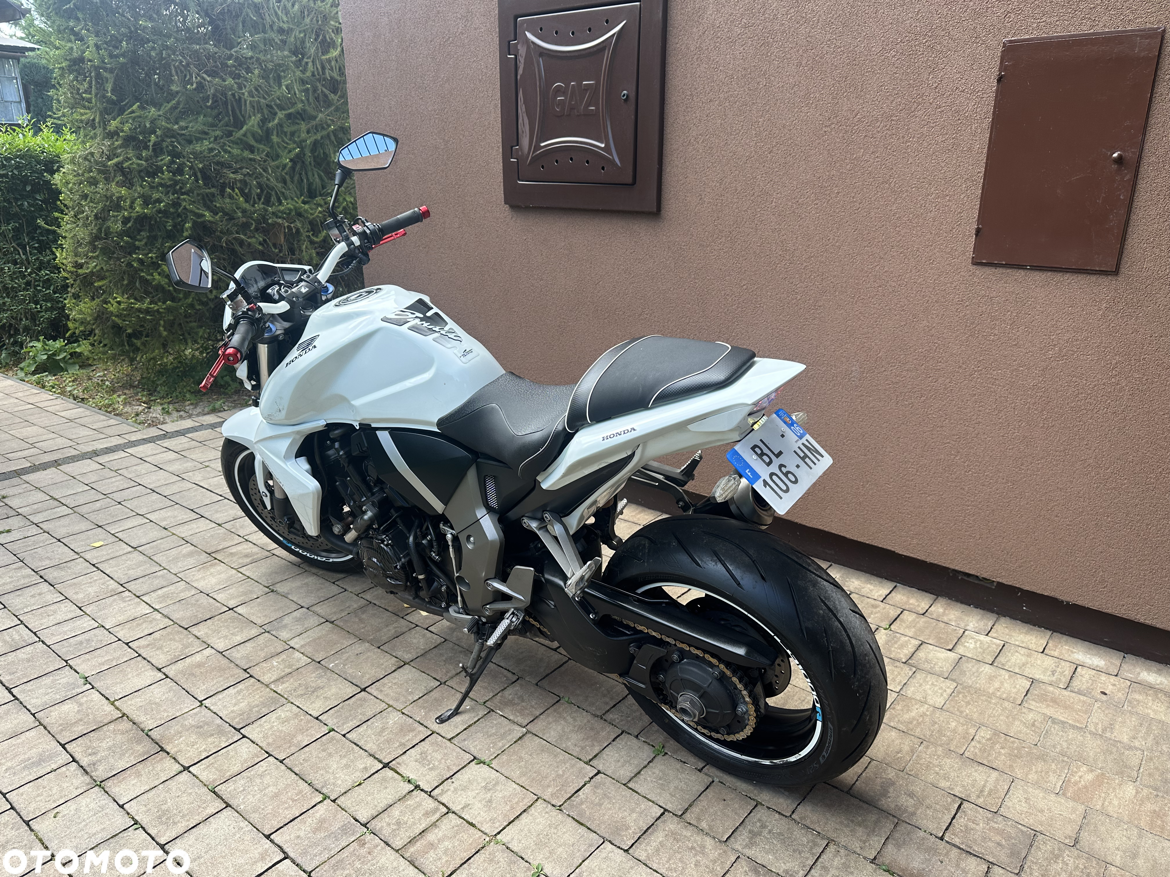 Honda CB - 12