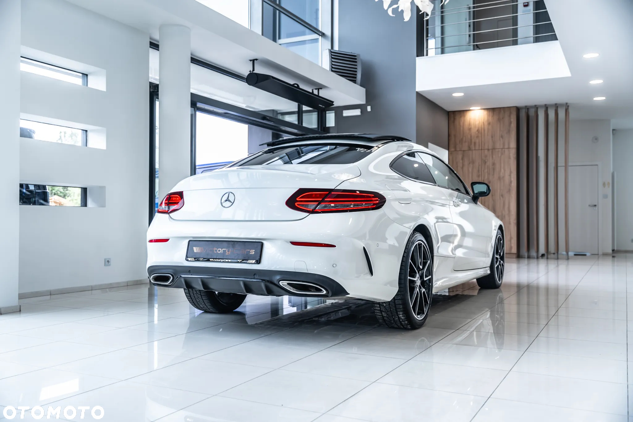 Mercedes-Benz Klasa C 300 9G-TRONIC - 16