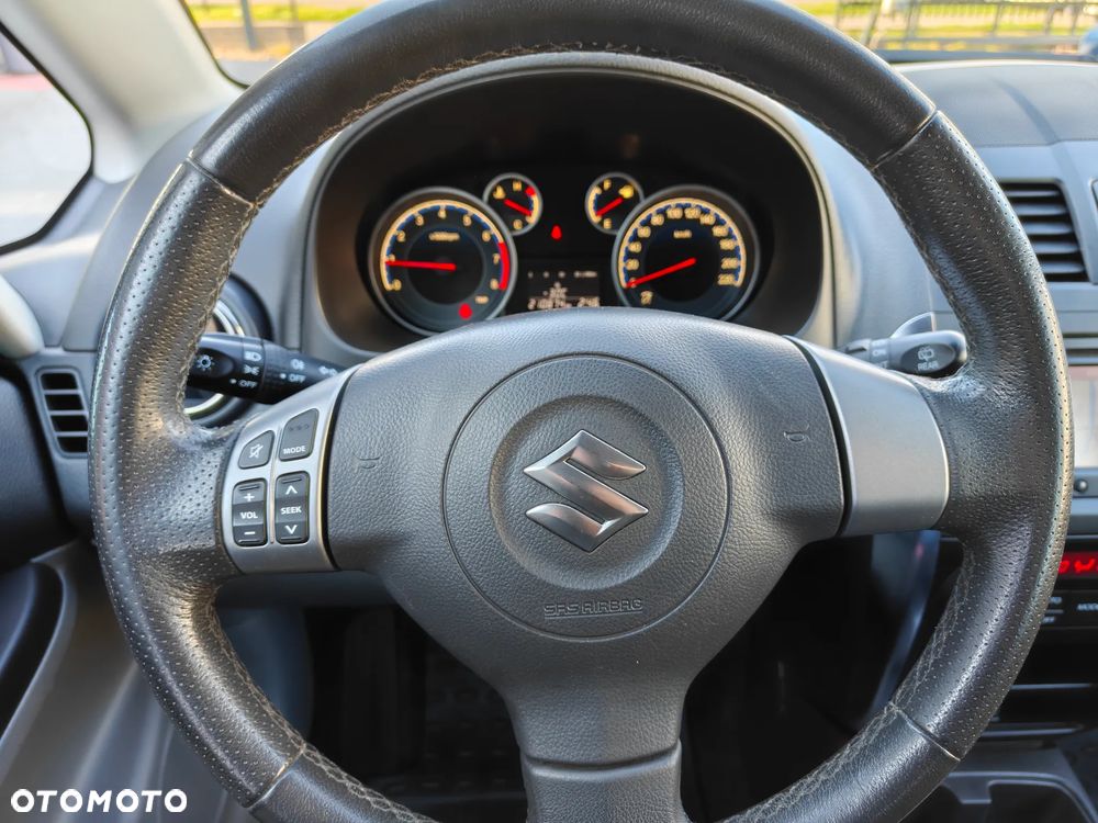 Suzuki SX4 1.6 VVT 4x2 Comfort - 24