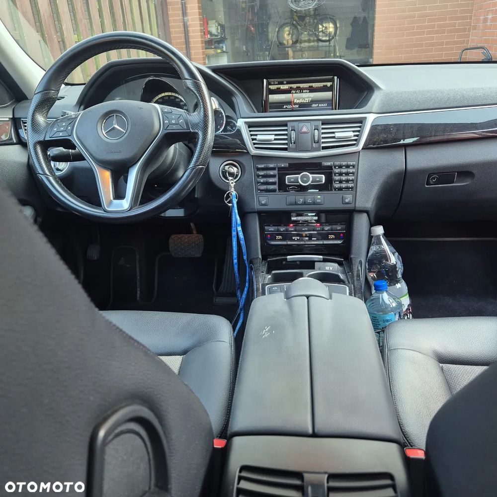 Mercedes-Benz Klasa E 200 NGT BlueEffICIENCY Avantgarde - 4