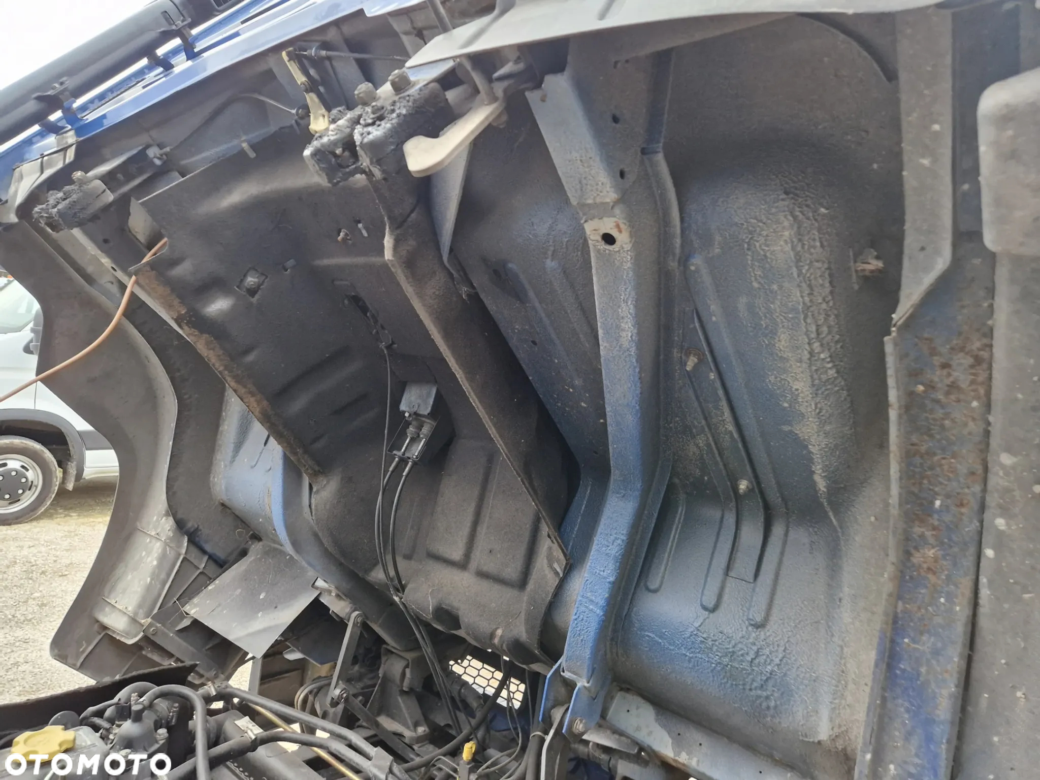 Nissan Atleon 3.0 - 19
