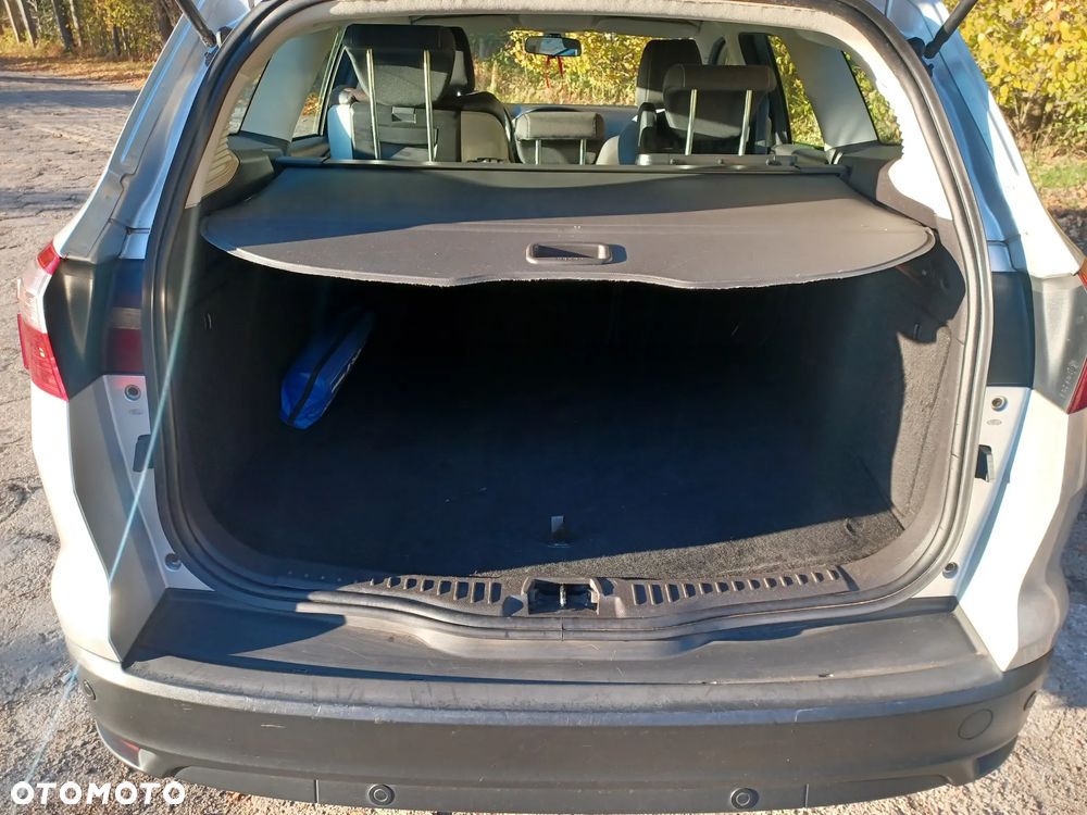 Ford Focus 1.6 TDCi DPF Champions Edition - 8