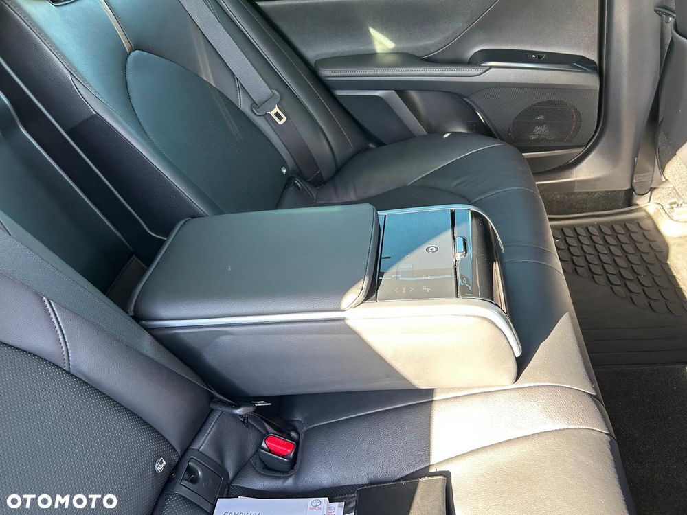 Toyota Camry - 7