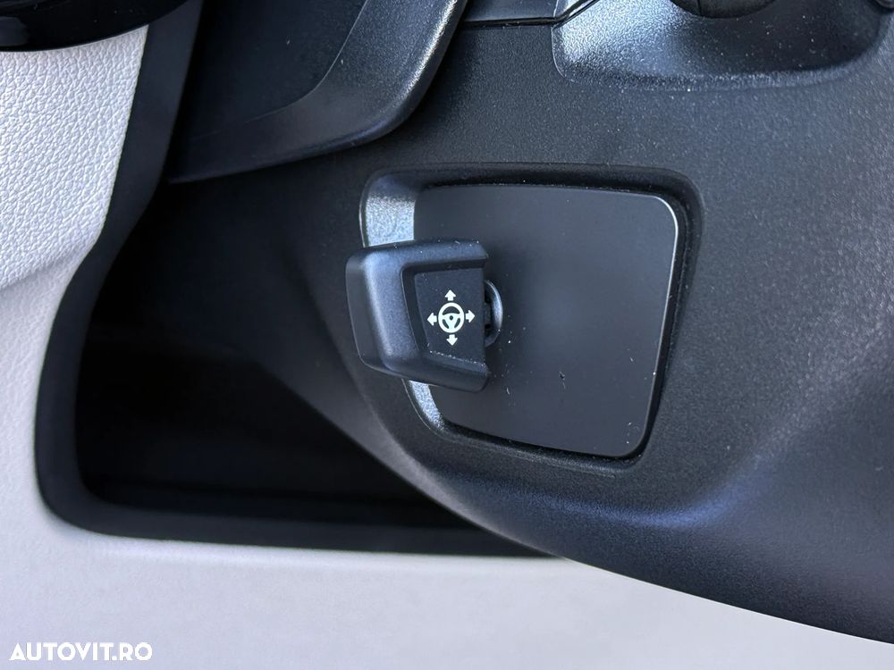 BMW Seria 5 530e Aut. Luxury Line - 33