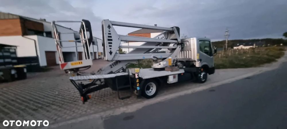 Nissan CABSTAR - 10