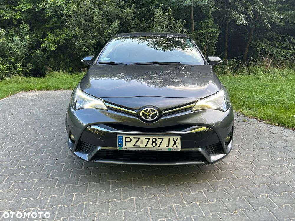 Toyota Avensis 1.8 Premium - 16