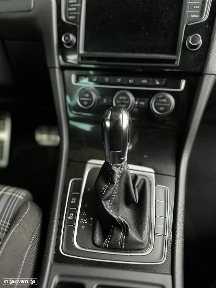 VW Golf 2.0 TDI GTD DSG - 22