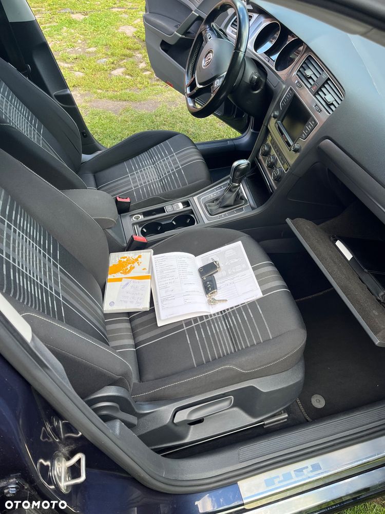 Volkswagen Golf - 10