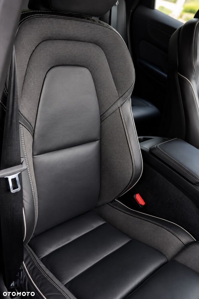 Volvo XC 60 B4 D AWD R-Design - 13