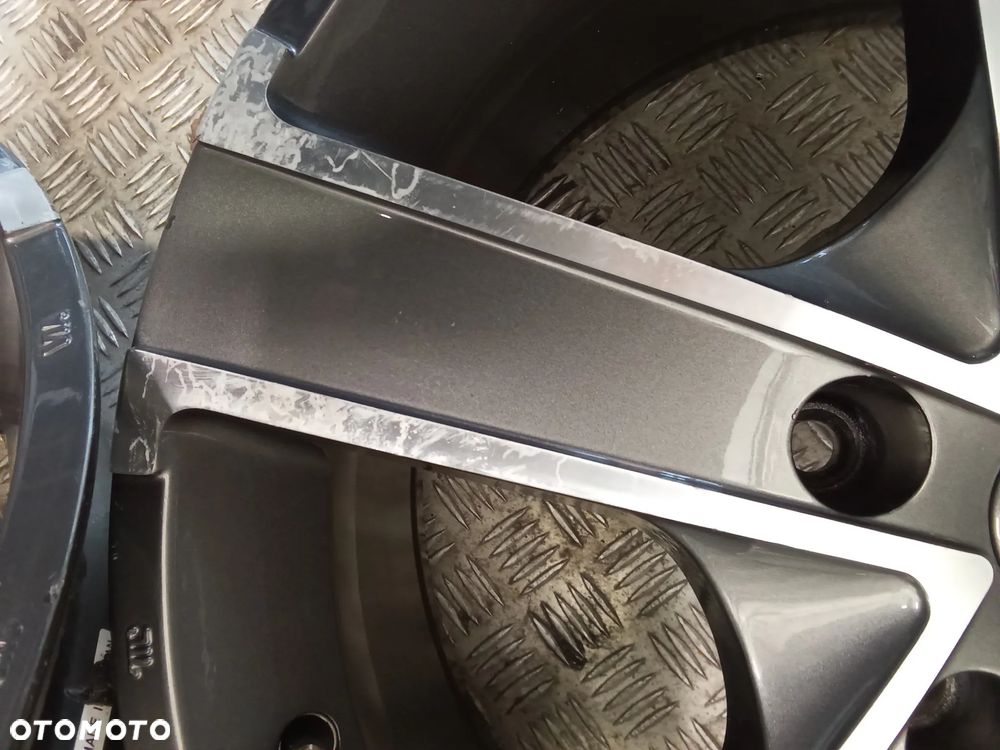 Felgi MOMO ITALY 8Jx18 et30 5x120  BMW INSIGNIA - 13