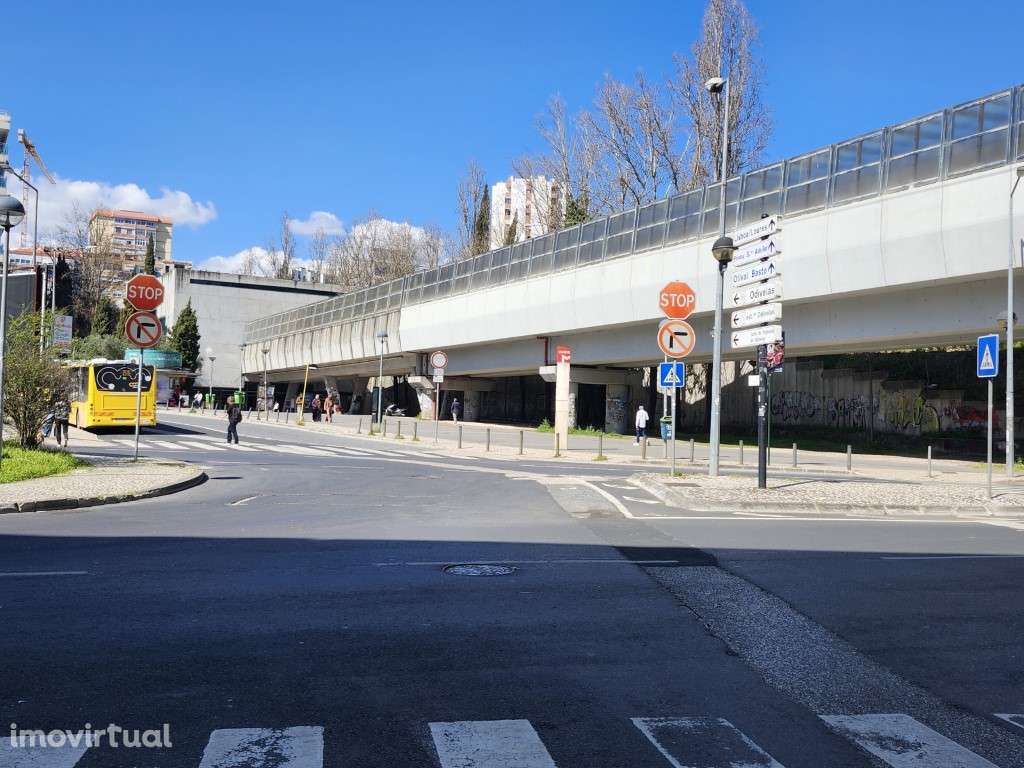 Venda de Prédio - Junto ao Metro de Odivelas - Grande imagem: 4/8
