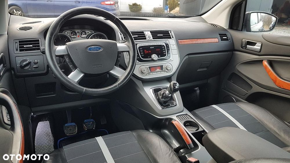 Ford Kuga 2.0 TDCi 4x4 Titanium - 16