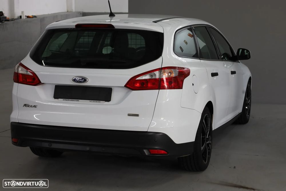 Ford Focus 1.0 EcoBoost S&S Ambiente - 26