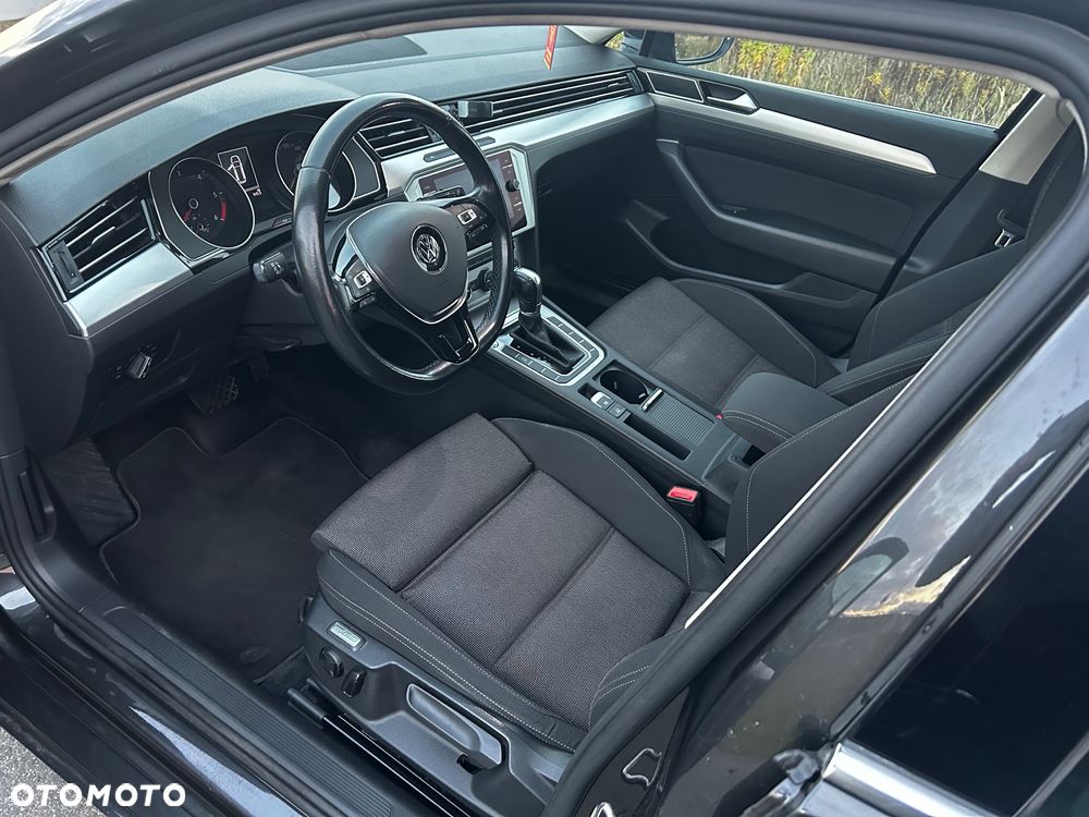 Volkswagen Passat Variant ver-variant-1-6-tdi-scr-dsg-business - 19