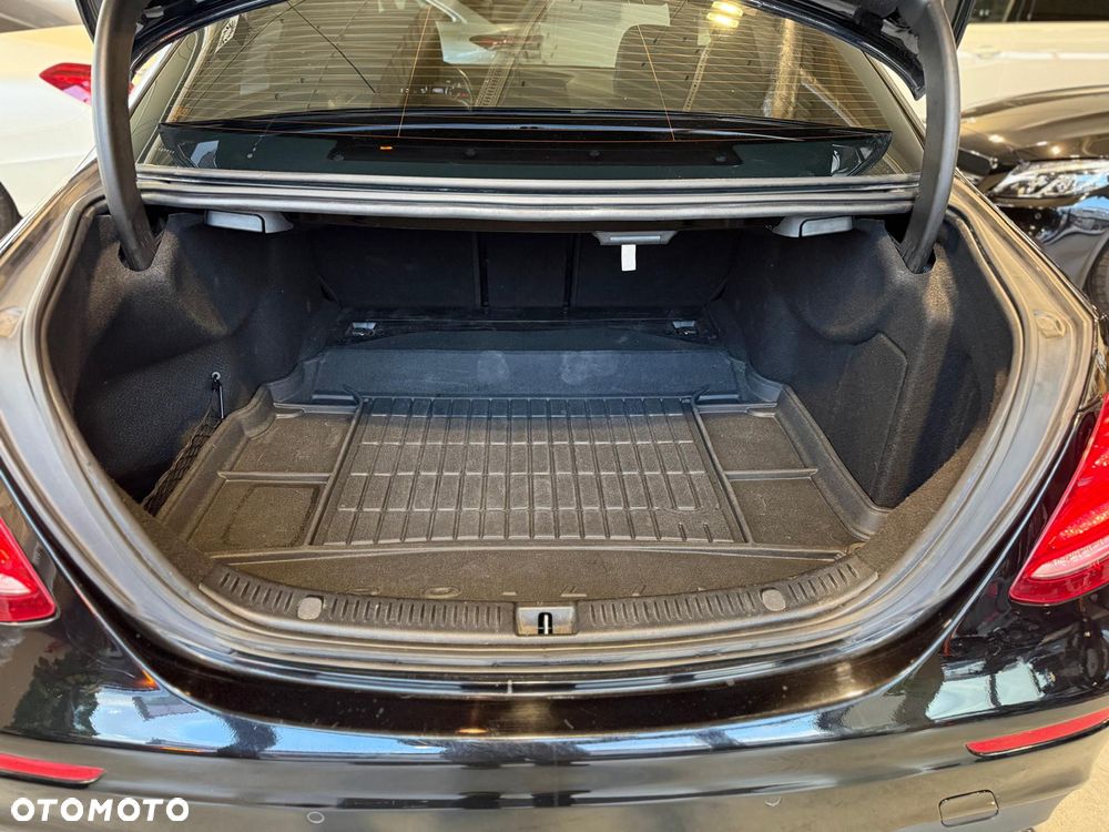 Mercedes-Benz Klasa E 220 d 9G-TRONIC AMG Line - 14