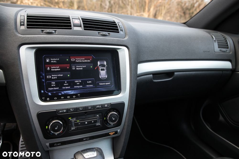 Skoda Octavia 2.0 TSI DSG RS - 20