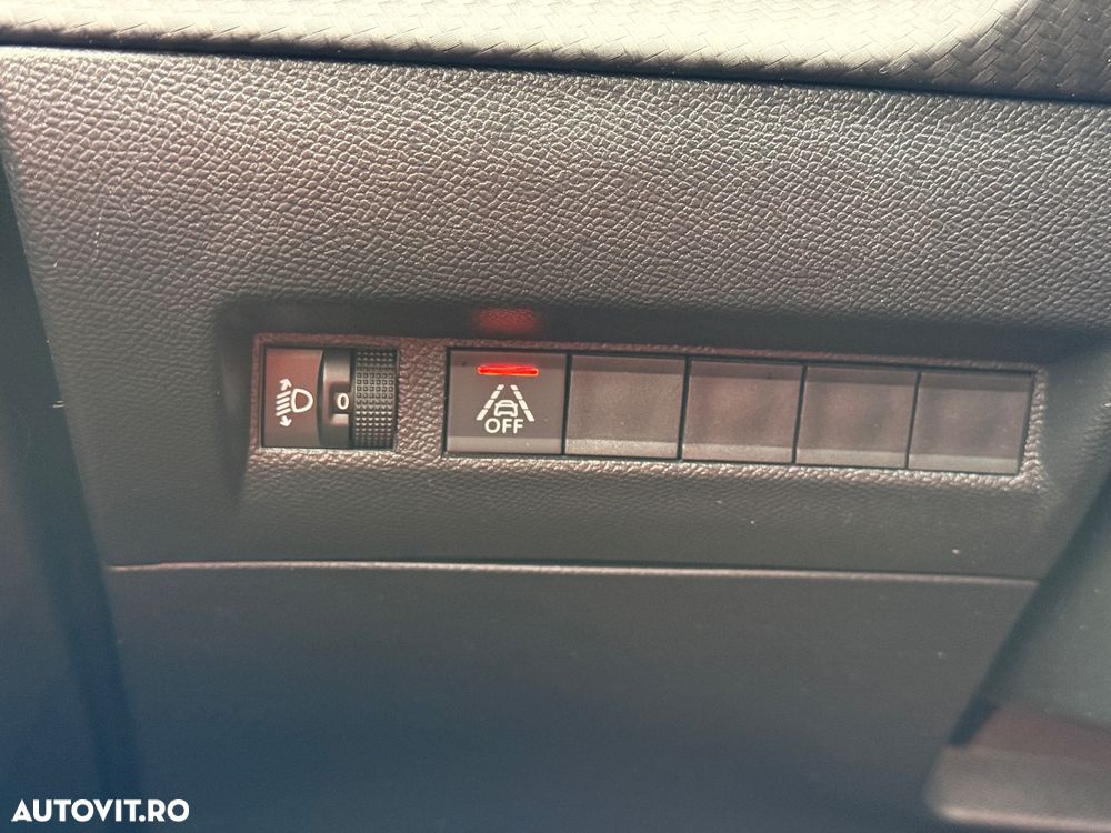 Peugeot 208 1.2 L PureTech STT Active Pack - 17