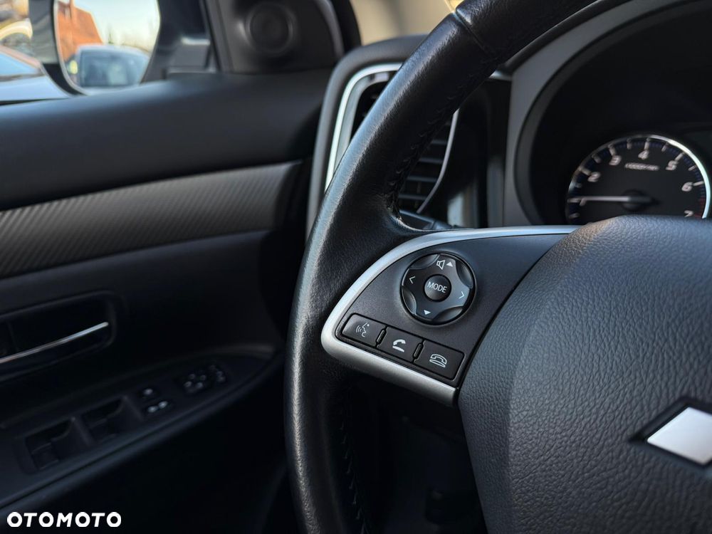 Mitsubishi Outlander 2.0 2WD Invite - 35