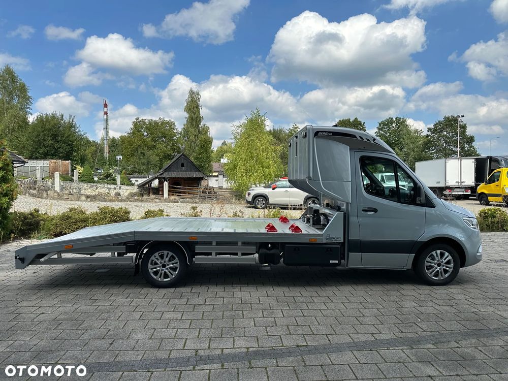Mercedes-Benz Sprinter - 5