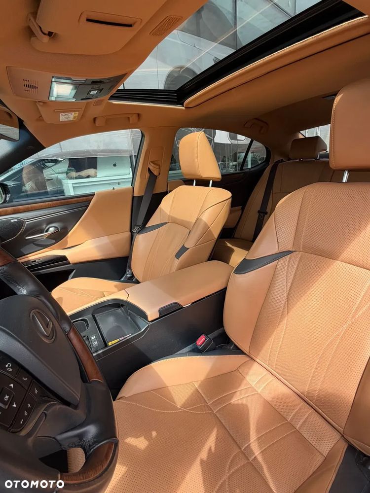 Lexus ES 300h Prestige - 8