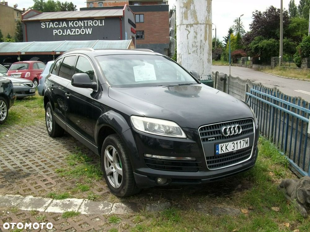 Audi Q7 - 1